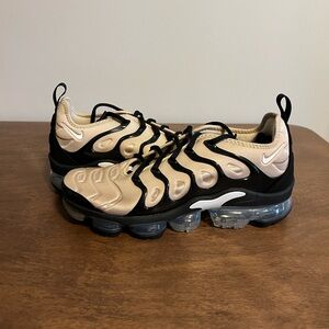 Nike Air VaporMax Plus Sneakers in Black and Beige